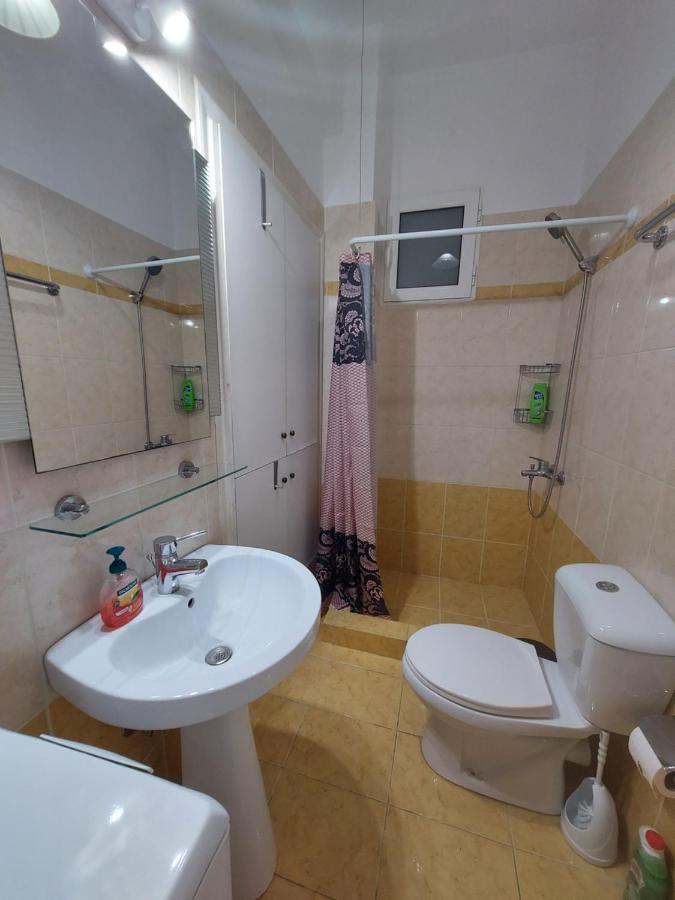 Adler 2 Cozy 2 Persons Apartment Downtown Piraeus Bagian luar foto