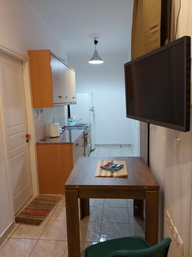 Adler 2 Cozy 2 Persons Apartment Downtown Piraeus Bagian luar foto